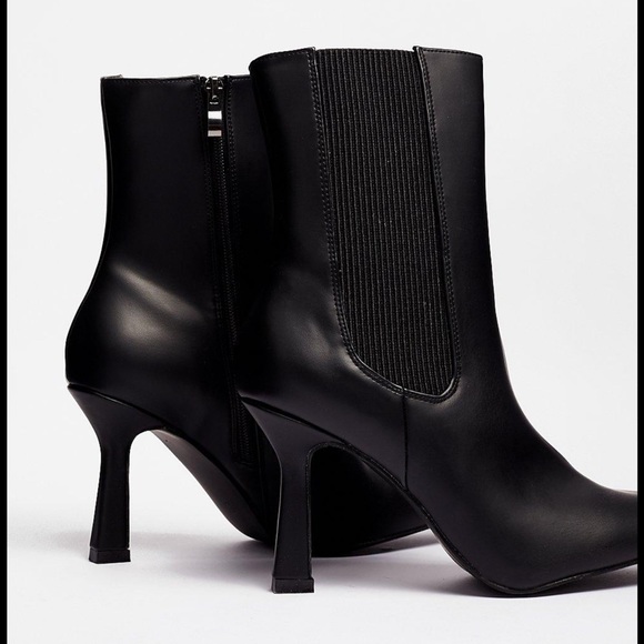 **SOLD** Nasty Gal BOX Square Toe Heeled Chelsea
Boots. Size 8 - Picture 7 of 7
